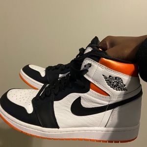 Good condition , Jordan 1 Electro Orange